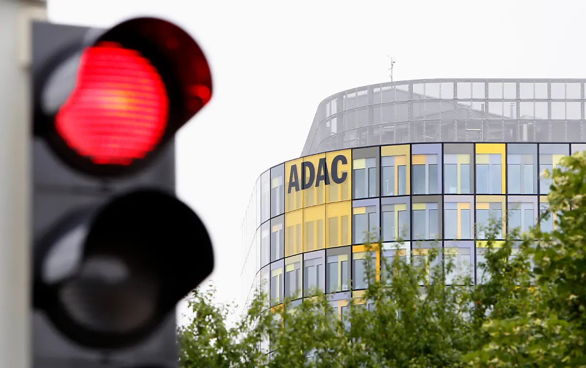 ADAC-Rote-Ampel