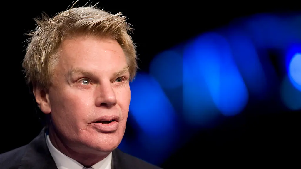 328B1200B9913A01-jpg450898803423751632