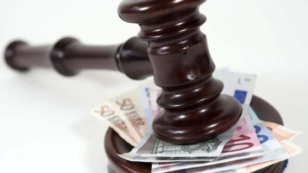 Bei-der-Suche-nach-einem-Rechtsschutz-Tarif-sollten-Kunden-sich-nicht-von-Extras-wie-einer-telefonischen-Rechtsberatung-blenden-lassen-raet-die-Stiftung-Warentest