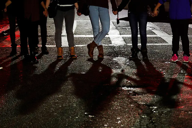 2014-11-25T053425Z-477510297-GM1EABP11I201-RTRMADP-3-USA-MISSOURI-SHOOTING-JPG1648804882233015049