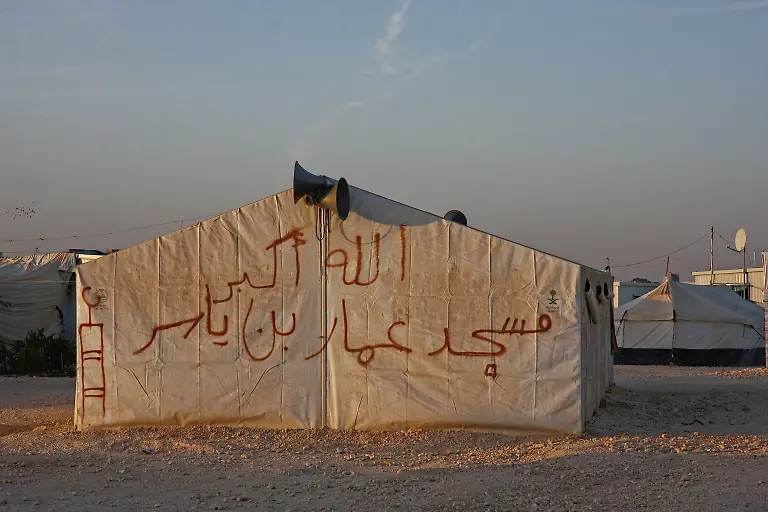 42-Credit-Nora-Schareika