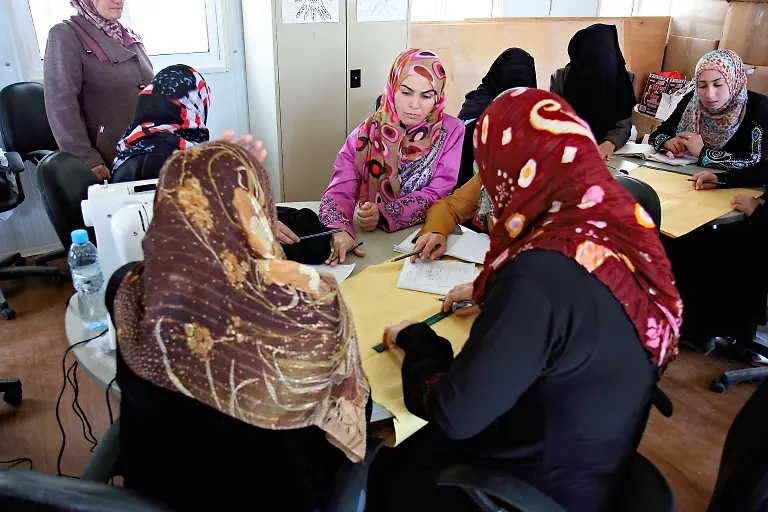 19-Credit-Nora-Schareika