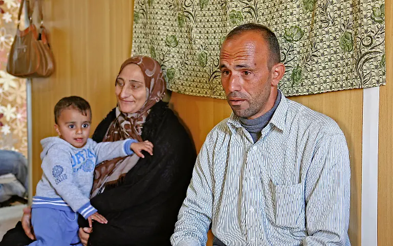 4-Credit-Nora-Schareika