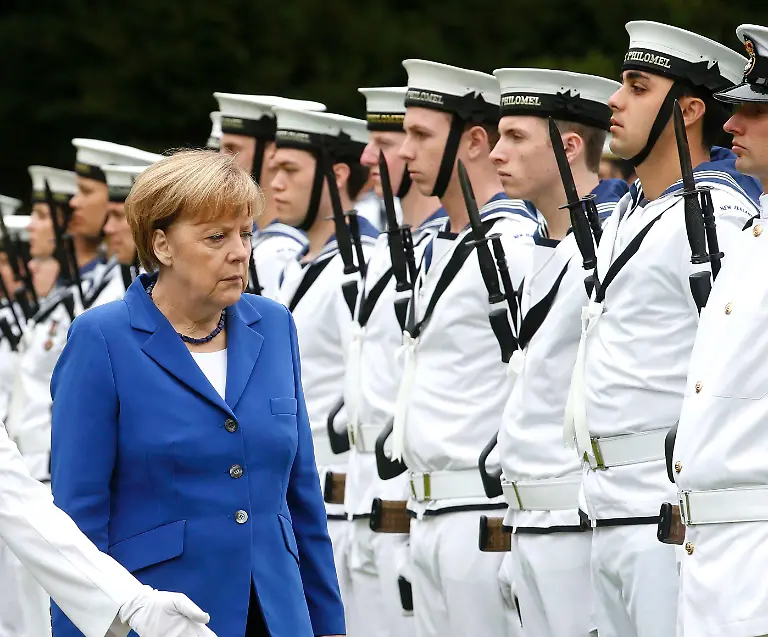 2014-11-13T231726Z-1082706769-GM1EABE0K5501-RTRMADP-3-ZEALAND-POLITICS-JPG3542702911777719407