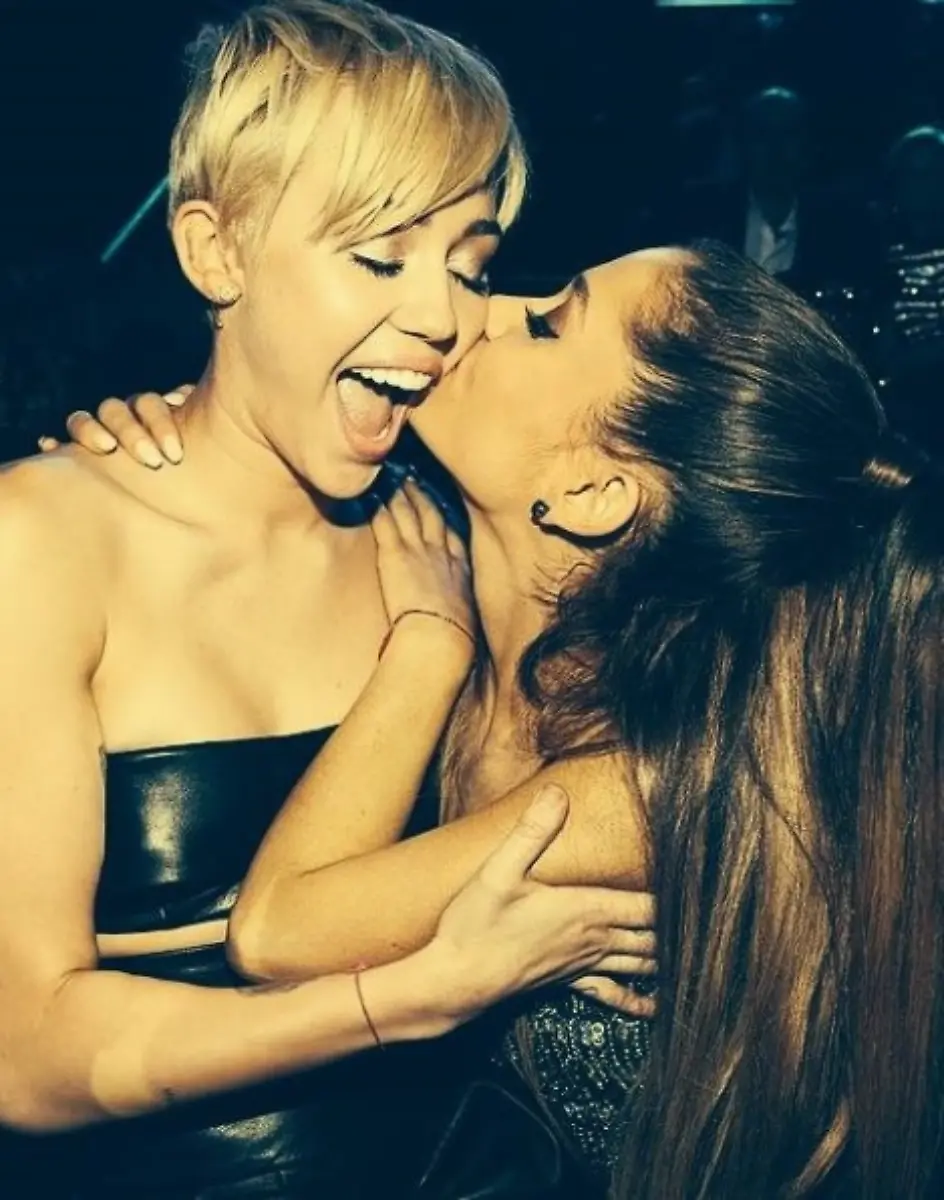ariana-grande-miley-cyrus