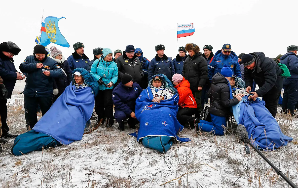 2014-11-10T051551Z-1723829081-GM1EABA10QG01-RTRMADP-3-SPACE-STATION-ASTRONAUTS-JPG4066751186878821166