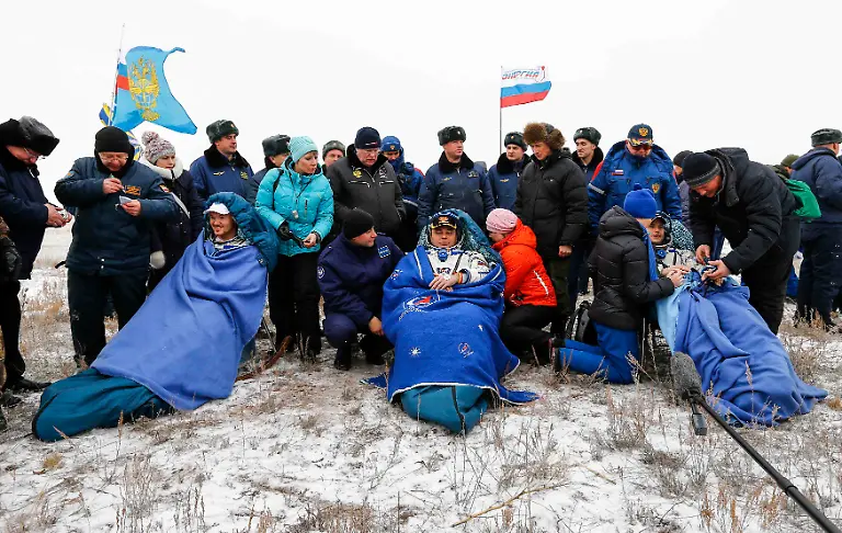 2014-11-10T051551Z-1723829081-GM1EABA10QG01-RTRMADP-3-SPACE-STATION-ASTRONAUTS-JPG4066751186878821166