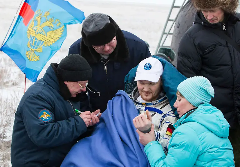 2014-11-10T052448Z-464457796-GM1EABA10ZX01-RTRMADP-3-SPACE-STATION-ASTRONAUTS-JPG4176289028404555878