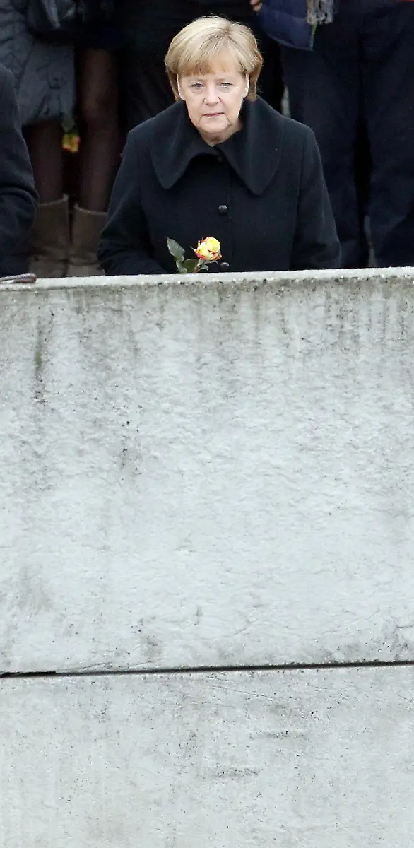 328AD200426A33C6-jpg6224986861625704414