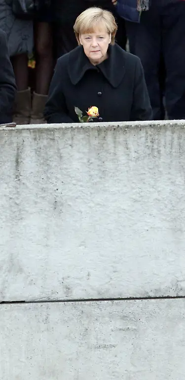 328AD200426A33C6-jpg6224986861625704414