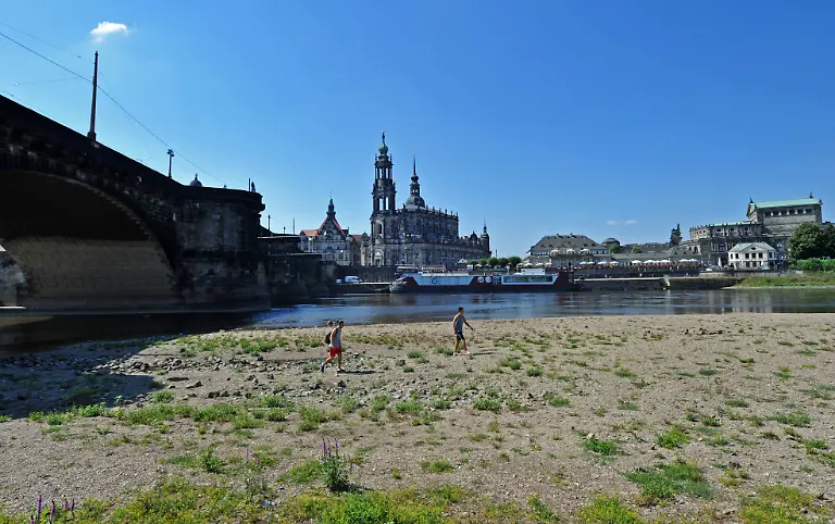 sachsen-dresden-elbufer