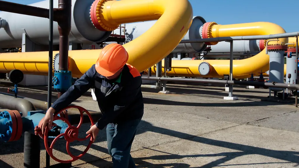 328ABE00E8349E3F-jpg5805529052673043118