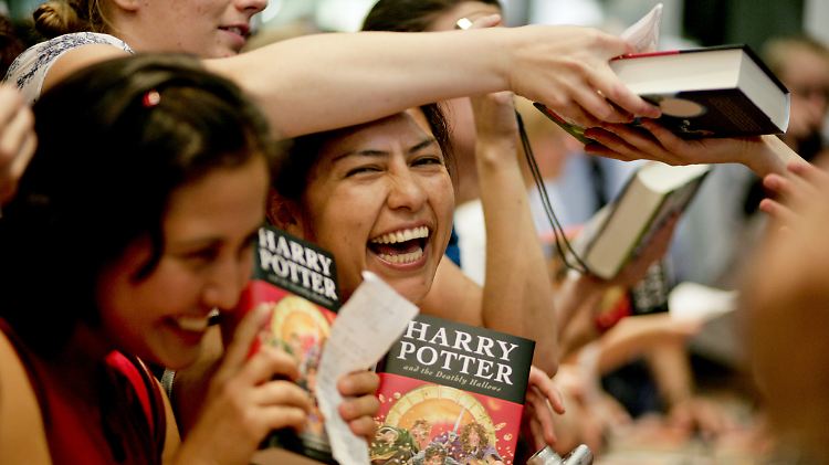 Gute Nachricht aus Hogwarts: Harry Potter kommt ins Internet.