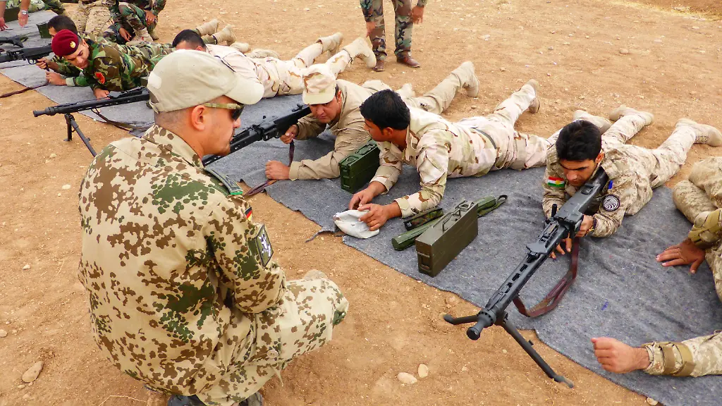 3liz0025-jpg2540749400849691561