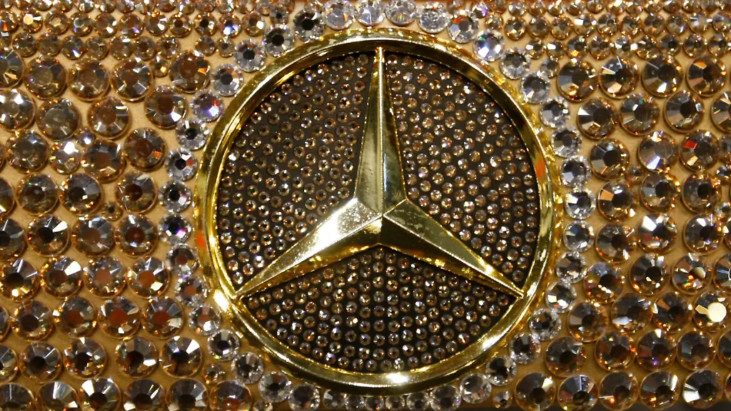 2014-10-23T055520Z-1282363660-GM1EAAN12IK01-RTRMADP-3-DAIMLER-RESULTS-JPG5594639054281902467