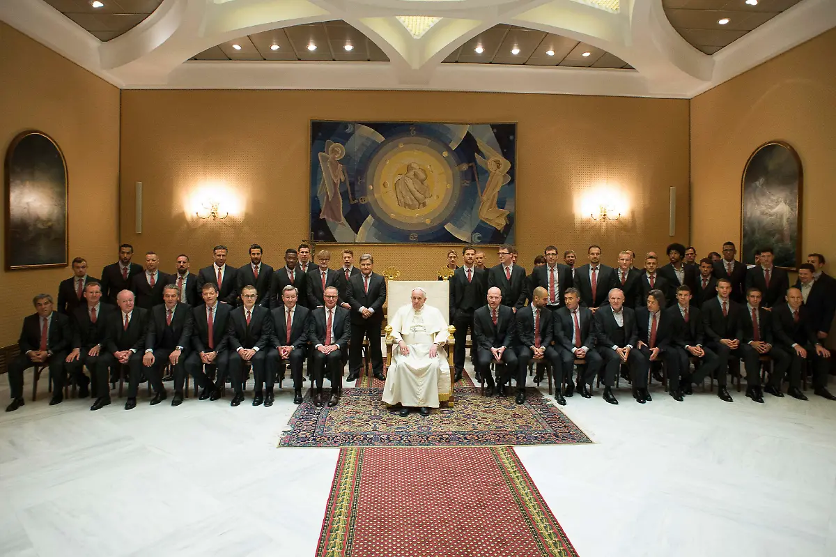 2014-10-22T085515Z-1992701520-GM1EAAM1ATF01-RTRMADP-3-POPE-VATICAN-JPG5910448879904462580