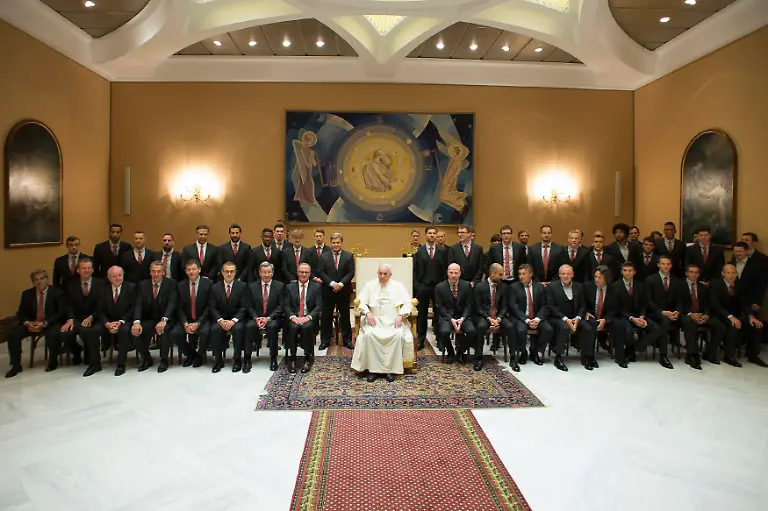 2014-10-22T085515Z-1992701520-GM1EAAM1ATF01-RTRMADP-3-POPE-VATICAN-JPG5910448879904462580