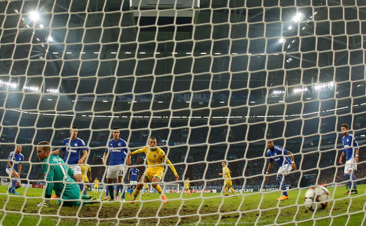 2014-10-21T195336Z-1636990891-LR1EAAL1J92SN-RTRMADP-3-SOCCER-CHAMPIONS-JPG1034350998443985775