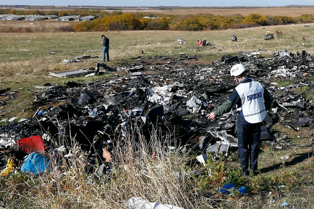 2014-10-13T102951Z-126447789-GM1EAAD1FCE01-RTRMADP-3-UKRAINE-CRISIS-MH17-JPG924448398170968149
