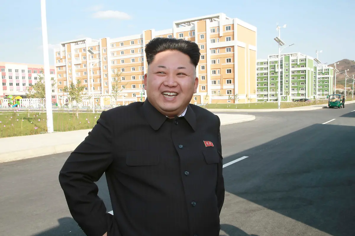 2014-10-14T094741Z-563733788-GM1EAAE1CV501-RTRMADP-3-NORTHKOREA-KIM-JPG6502359919297547251