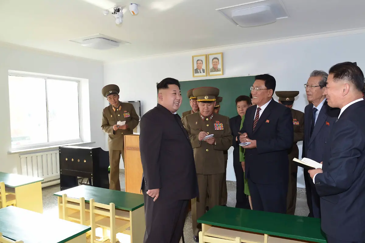 2014-10-14T095233Z-528275752-GM1EAAE1CT601-RTRMADP-3-NORTHKOREA-KIM-JPG4710810248689694909