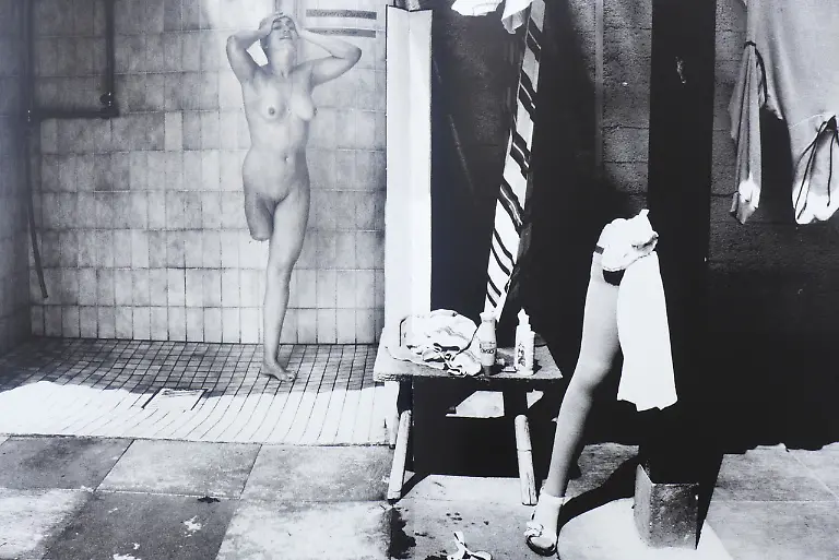 Michael-von-Graffenried-aus-dem-Zyklus-Nackt-im-Paradies-Thielle-Schweiz-1998