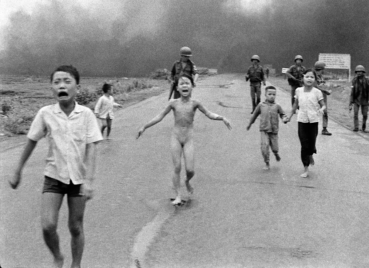 Nick-U-t-The-Associated-Press-Napalm-Angriff-in-Vietnam-1972