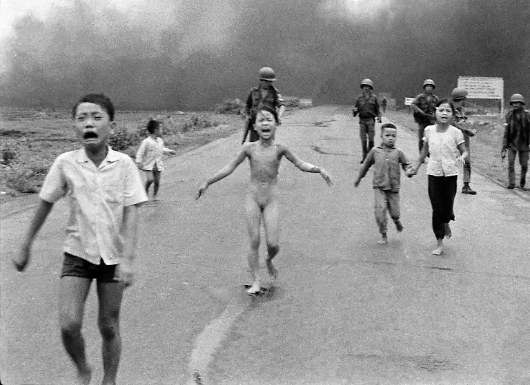 Nick-U-t-The-Associated-Press-Napalm-Angriff-in-Vietnam-1972