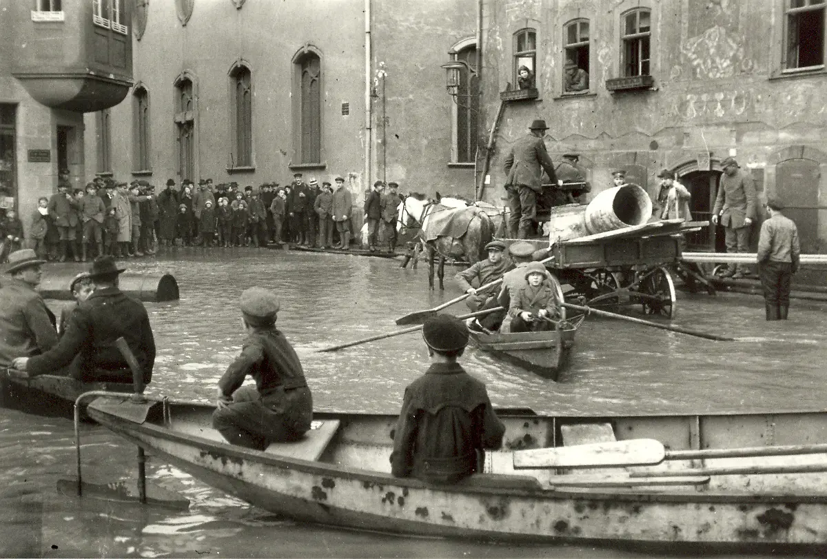 1920-Oskar-Barnack-Flood-in-Wetzlar