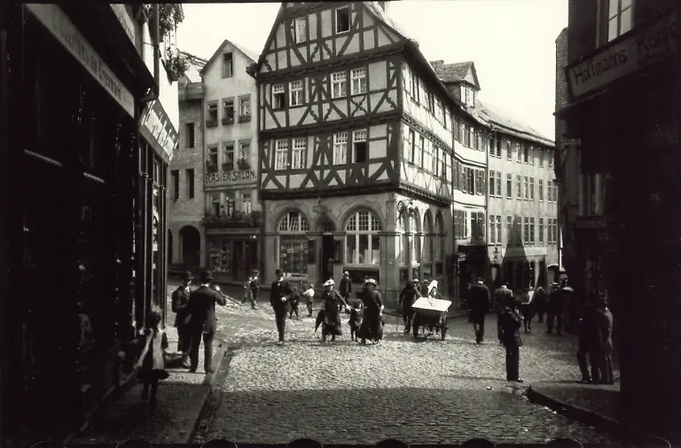 1913-Oskar-Barnack-Wetzlar-Eisenmarkt