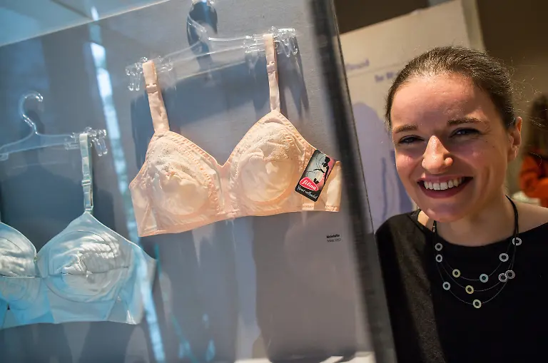 3lbp2711-jpg6904601768163393252