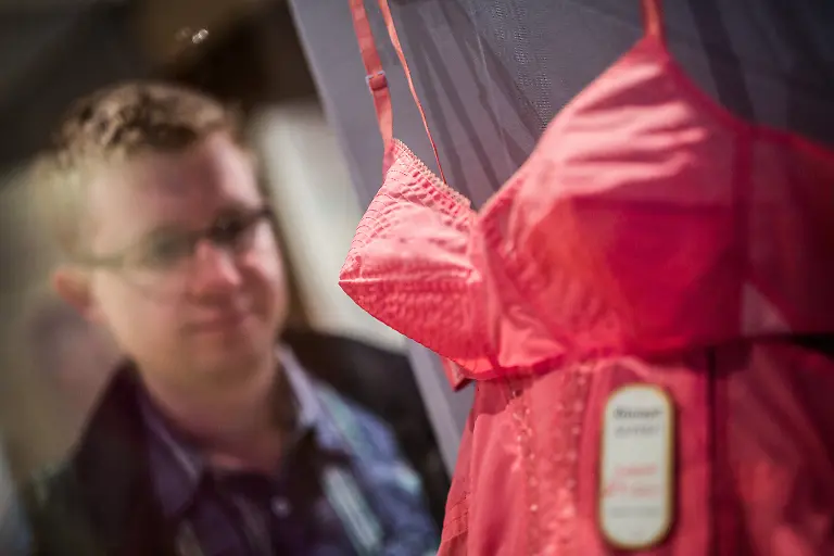 3lbp2745-jpg4064199183069182634