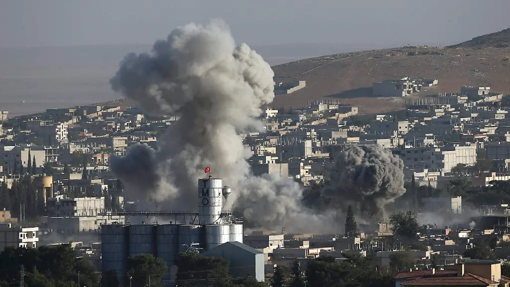 2014-10-11T060118Z-1678510401-GM1EAAB12WO01-RTRMADP-3-MIDEAST-CRISIS-KOBANI-ADVANCE-JPG8882614155440418306