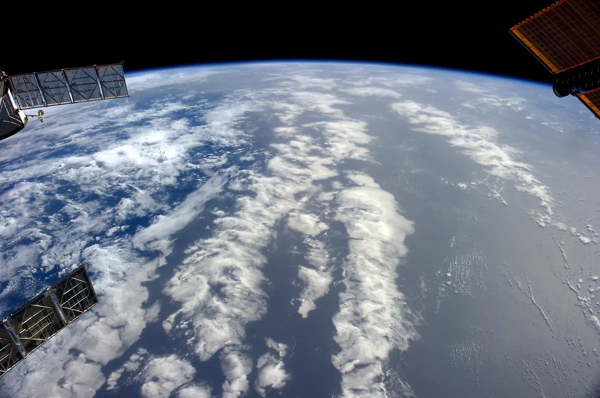 saharasand-atlkantik-Gerst-esa-nasa