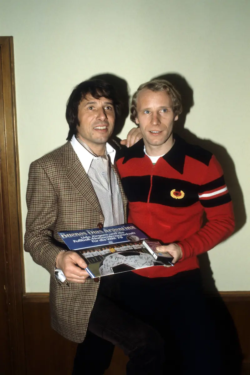 Buenos-dias-Argentina-goldene-Schallplatte