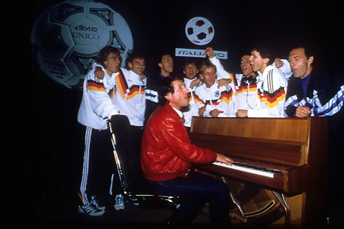 Udo-am-Klavier-mit-Fubbes