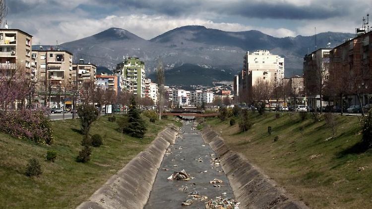 Jahrzehntelang hatte in Albanien die kommunistische Partei das Sagen - die Villen der einstigen Polit-Elite sind heute allerdings beinahe komplett aus dem Stadtbild verschwunden-