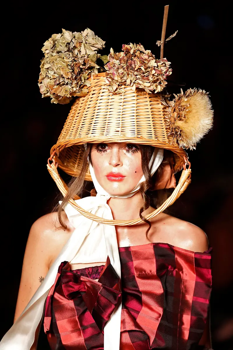 2014-09-27T174905Z-1070282361-GM1EA9S04OI01-RTRMADP-3-FRANCE-FASHION-JPG6291306900250355877