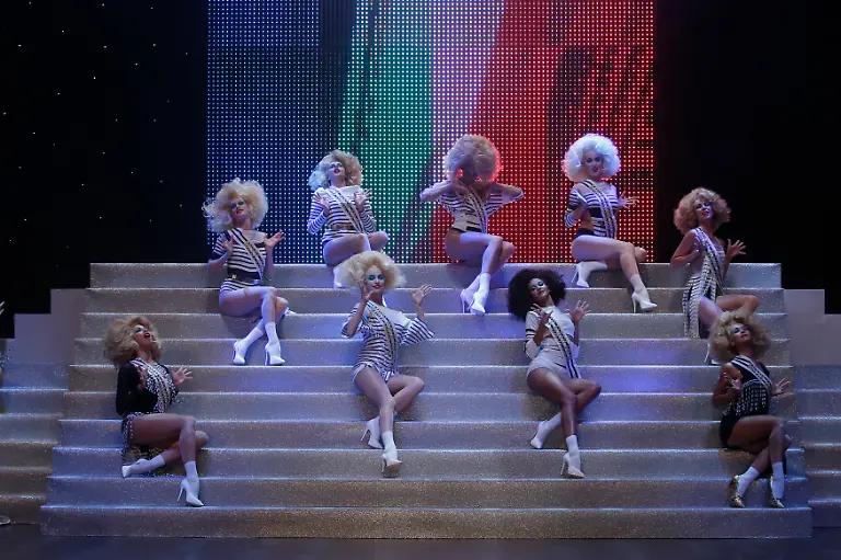 2014-09-27T214658Z-6678873-GM1EA9S0FYK01-RTRMADP-3-FRANCE-FASHION-GAULTIER-JPG2501226081443050614