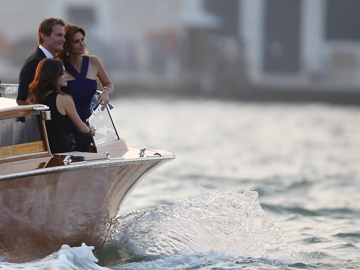 328A760033363D93-jpg5718752082144879245