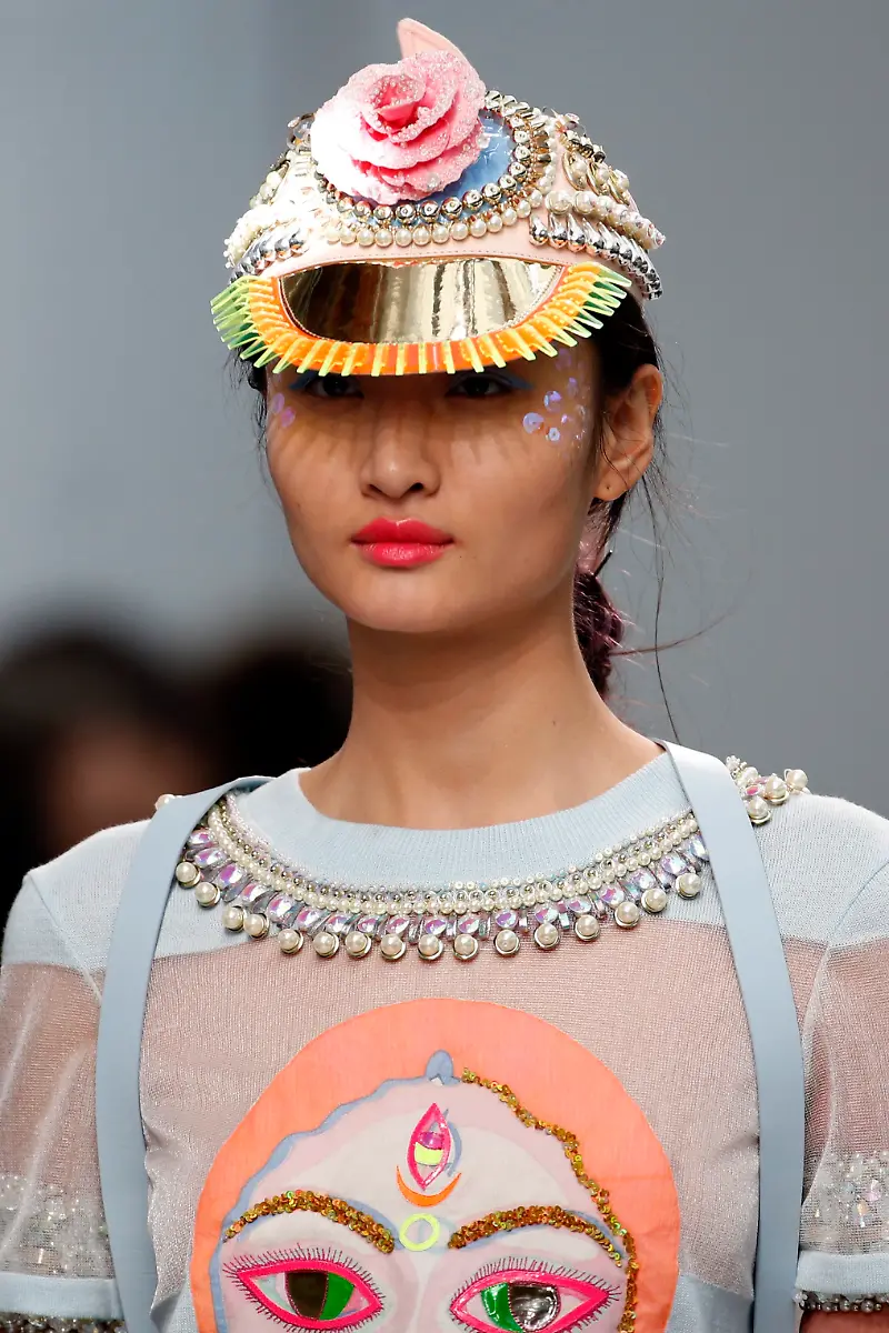 2014-09-25T121534Z-1386915705-PM1EA9P12YD01-RTRMADP-3-FRANCE-FASHION-JPG1106984328754710364