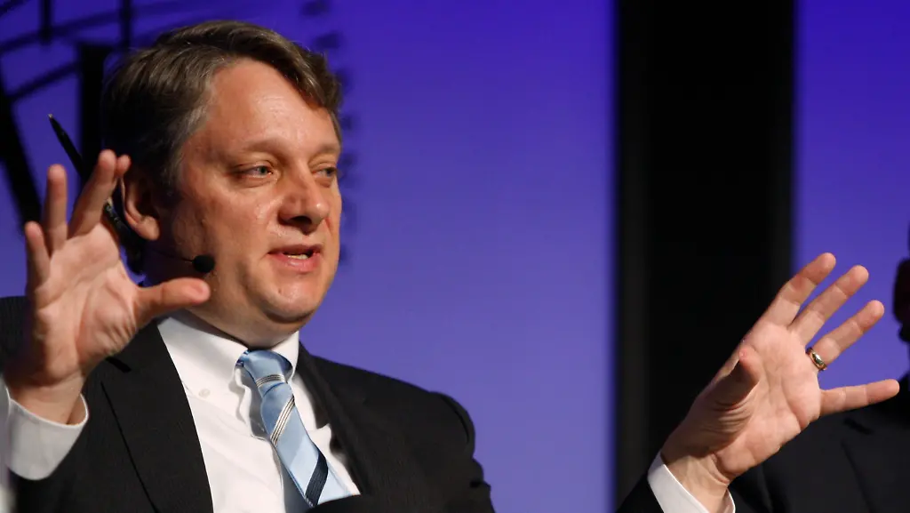 2014-09-26T161744Z-2141825531-TM3EA9Q0XME01-RTRMADP-3-JANUS-BILLGROSS-IVASCYN-JPG4922730138077095337