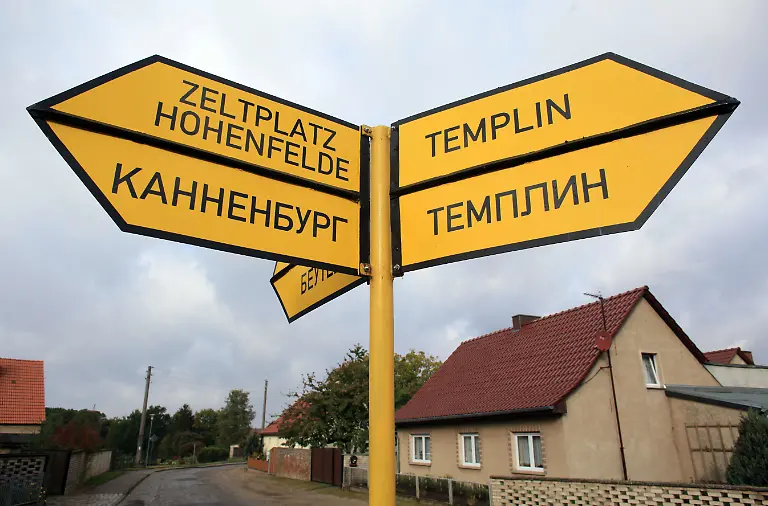 deutsch-russisch-wegweiser-uckermark-ddr