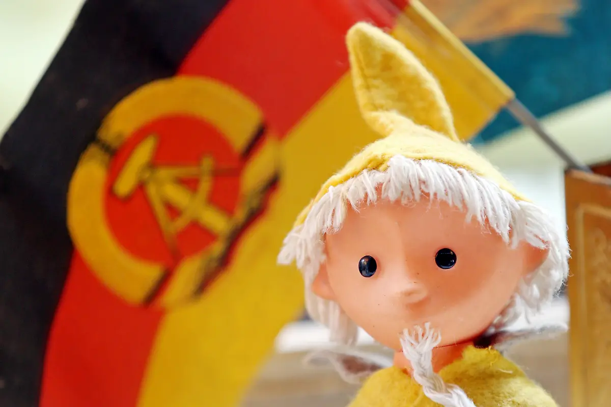 DDR-Flagge-Sandmaennchen