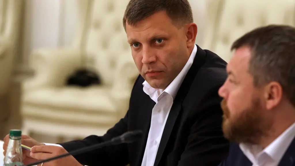 328A660099217372-jpg8519799152058125378