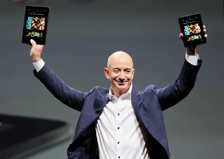 Jeff-Bezos-Amazon-Kindle