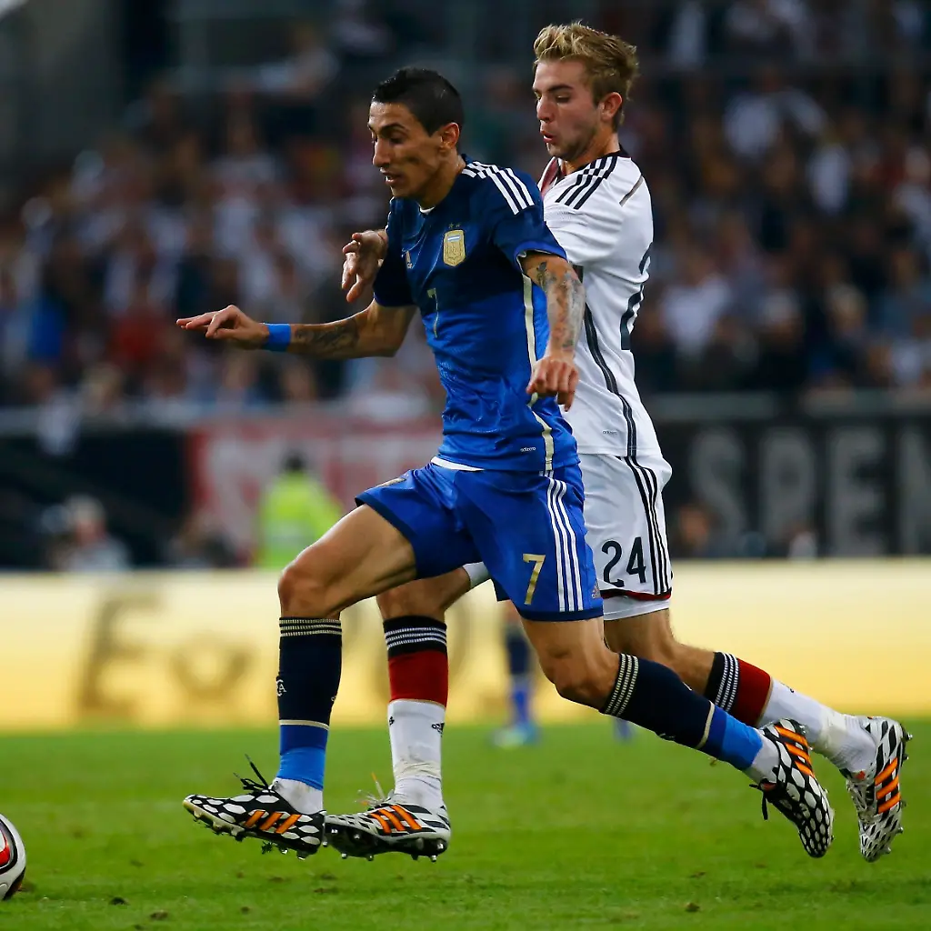 2014-09-03T203018Z-1738464998-LR1EA931KY7TT-RTRMADP-3-SOCCER-EUROPE-FRIENDLY-JPG6279468734609995088