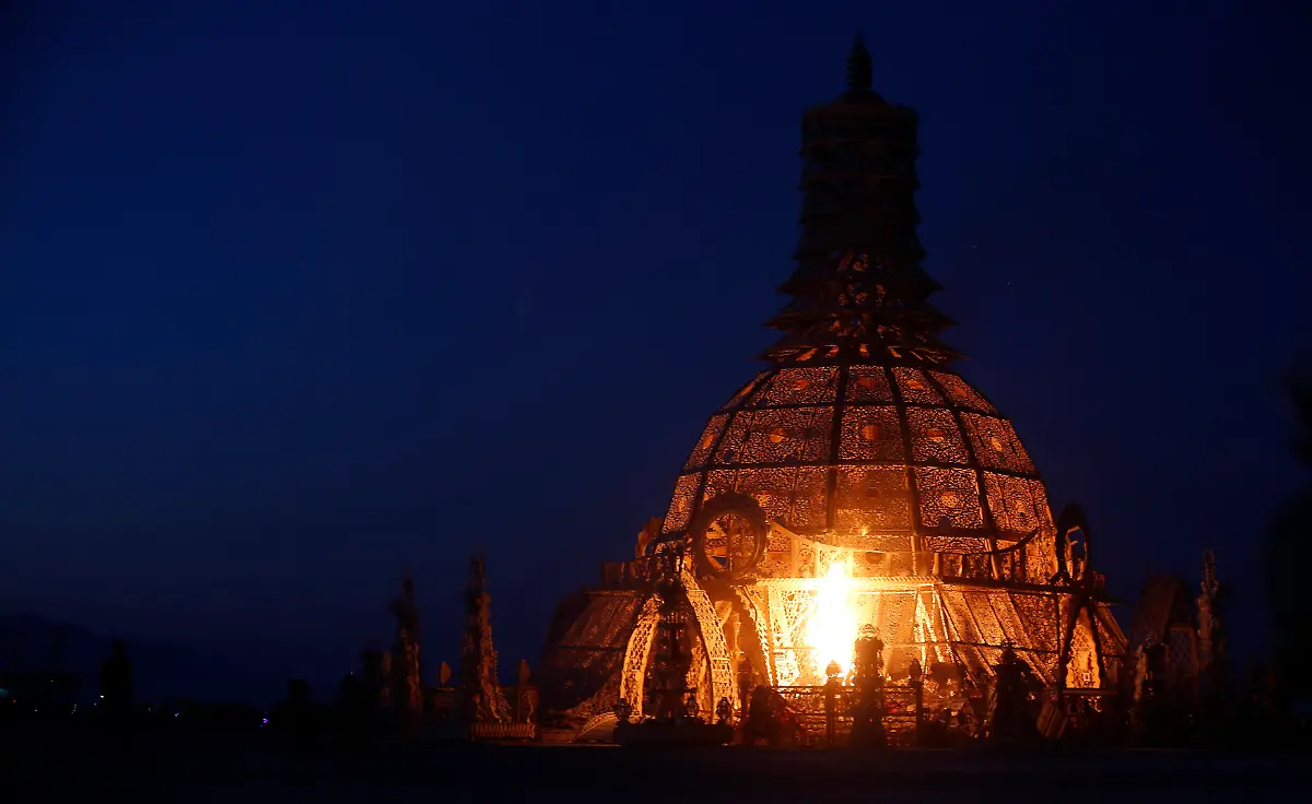 2014-09-01T054541Z-39712958-GM1EA91123C01-RTRMADP-3-USA-NEVADA-BURNINGMAN-JPG3357374132166445626