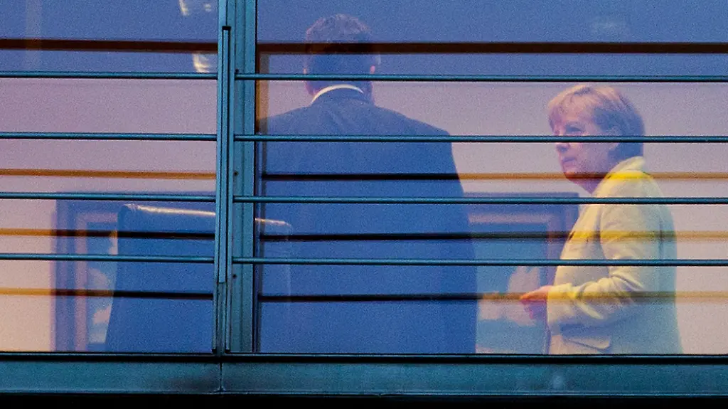 3kl80818-jpg7538379421033995104