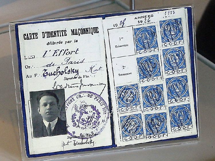 Tucholskys Aufnahmeurkunde in die Freimaurerloge.